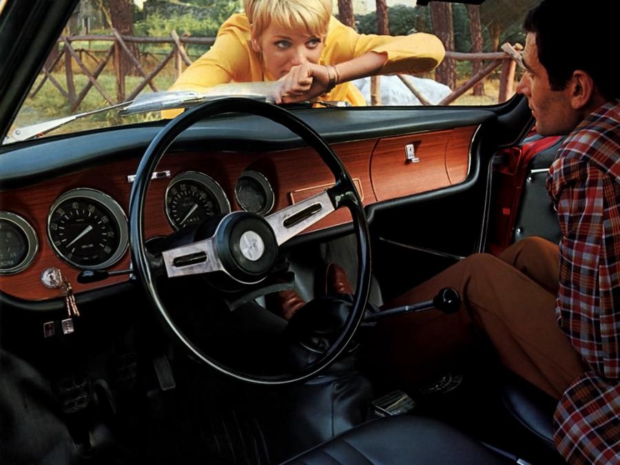 Торпедо Alfa Romeo Giulia GT 1300 Junior (105) 1966 года  (фото 9 из 10)